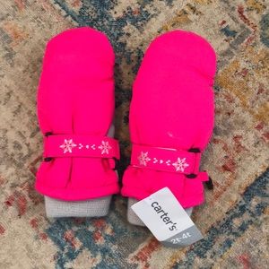 Pink winter gloves